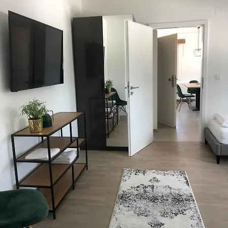 Apartment Business & Fitter