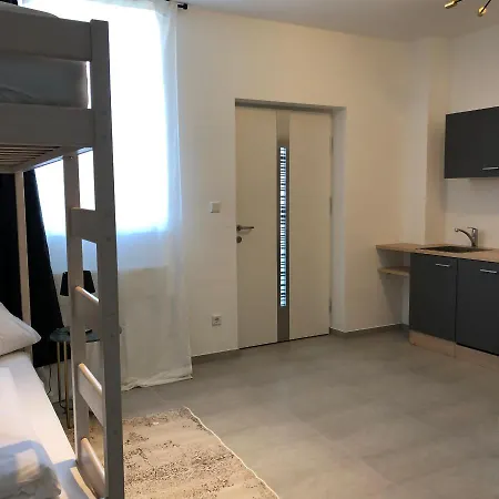 Apartman Business & Fitter *
