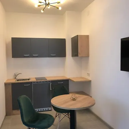 Business & Fitter Apartman