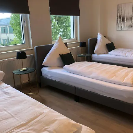 Business & Fitter Apartman