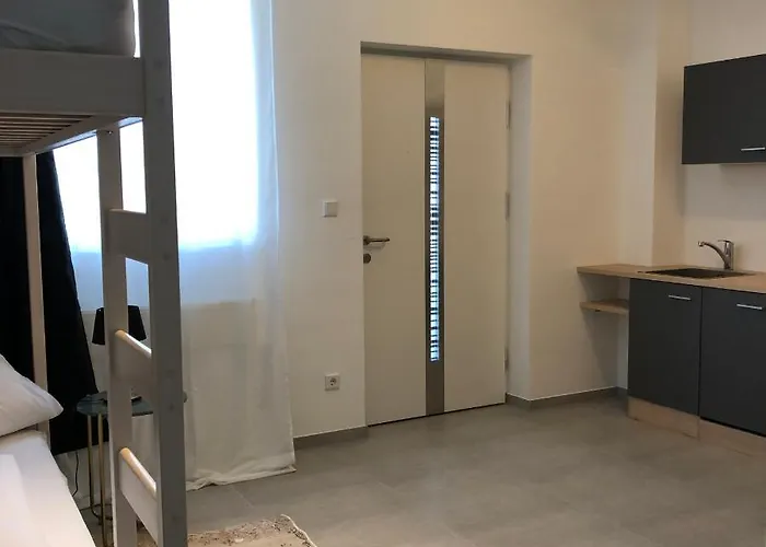 Apartman Business & Fitter *