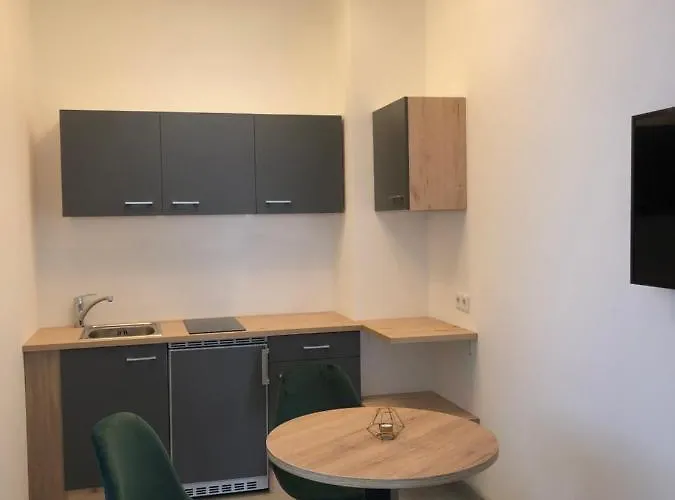 Business & Fitter Apartman